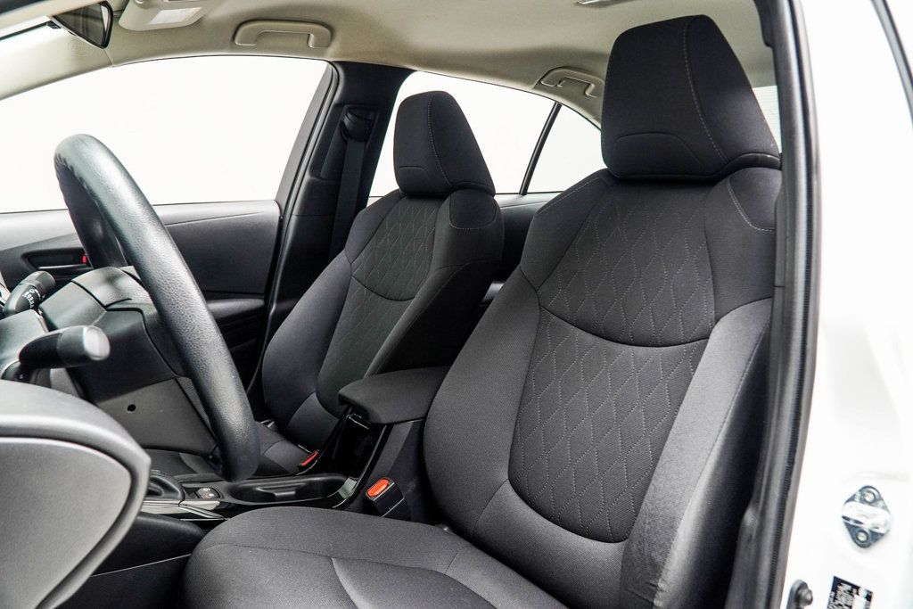 2022 Toyota Corolla LE photo 25