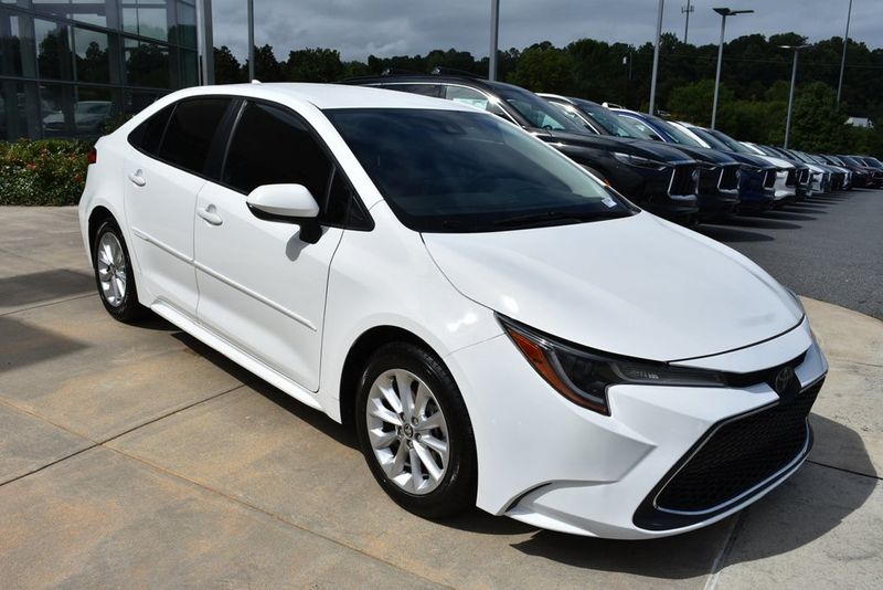 2022 Toyota Corolla LE photo 10