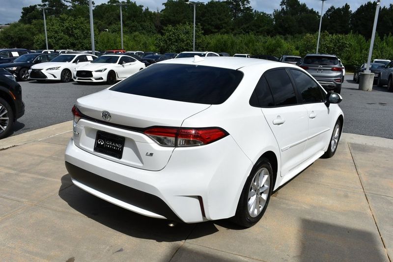 2022 Toyota Corolla LE photo 12