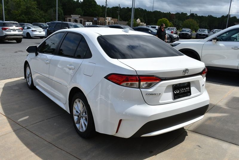 2022 Toyota Corolla LE photo 14