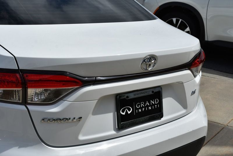 2022 Toyota Corolla LE photo 15