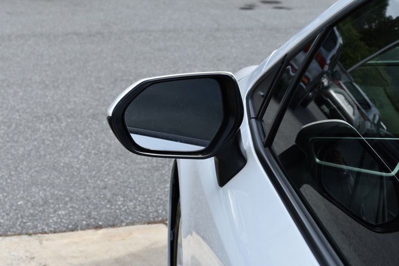 2022 Toyota Corolla LE photo 16
