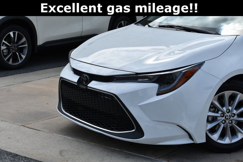 2022 Toyota Corolla LE photo 2