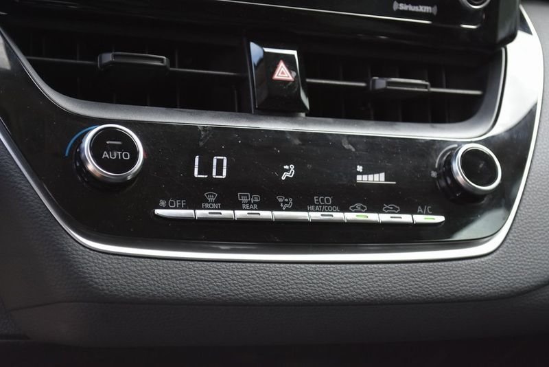 2022 Toyota Corolla LE photo 21
