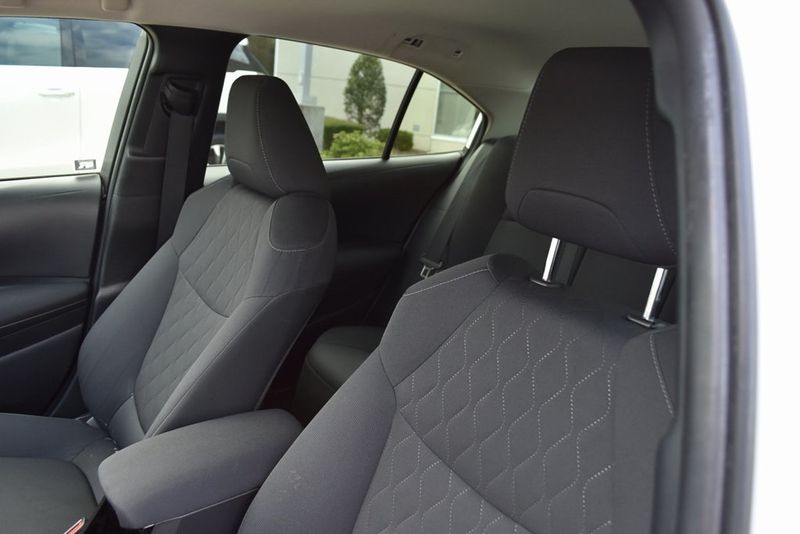 2022 Toyota Corolla LE photo 23