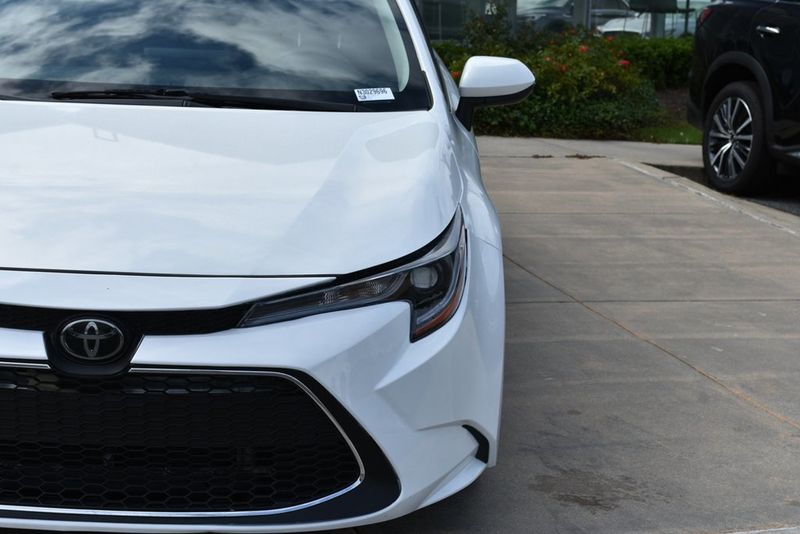 2022 Toyota Corolla LE photo 5