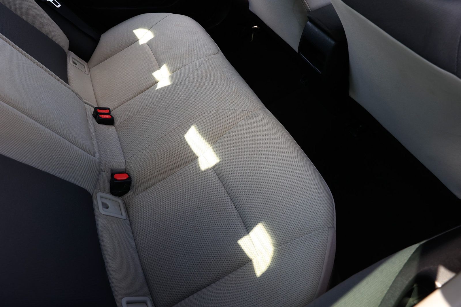 2022 Toyota Corolla LE photo 12