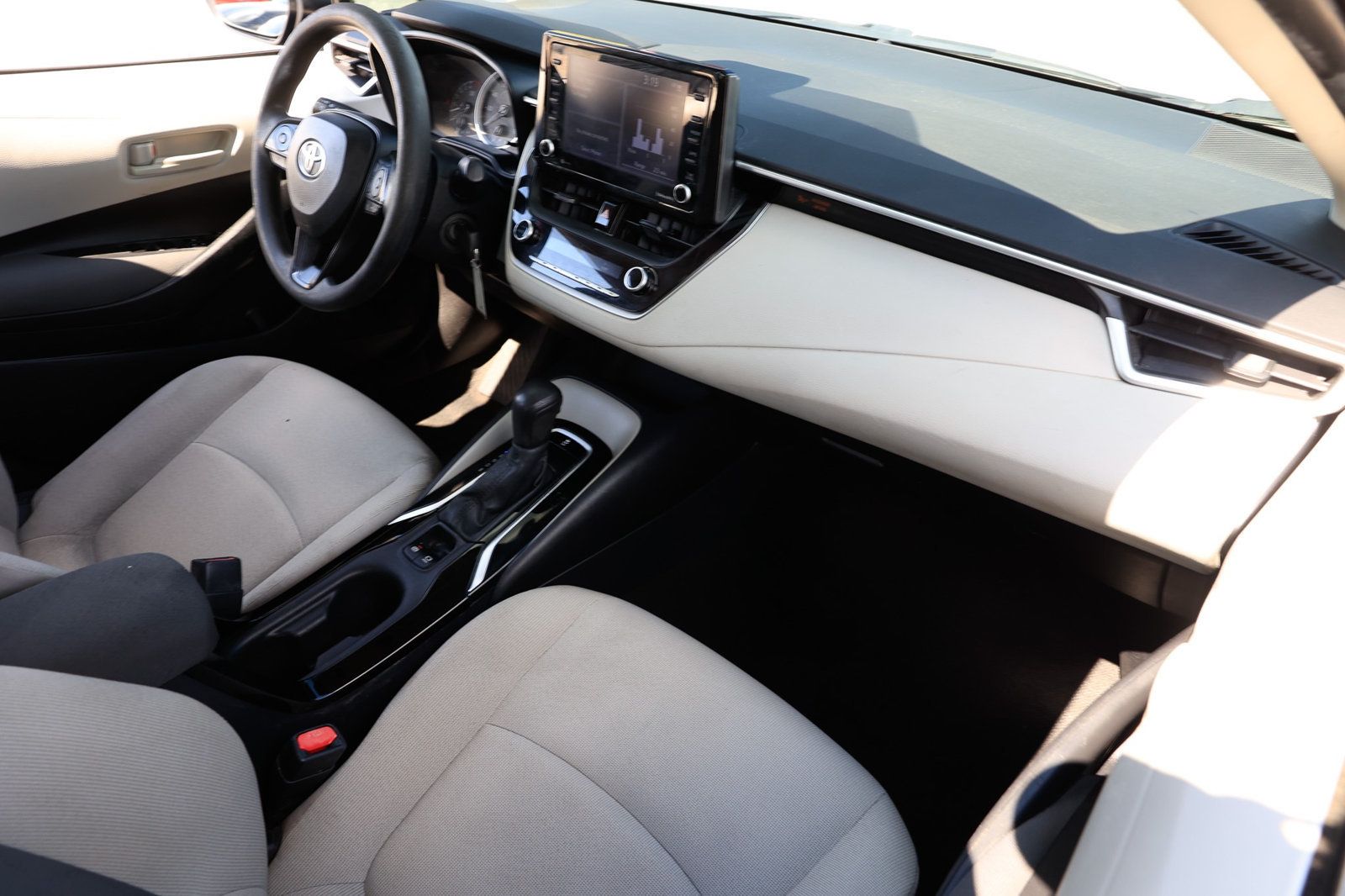 2022 Toyota Corolla LE photo 18