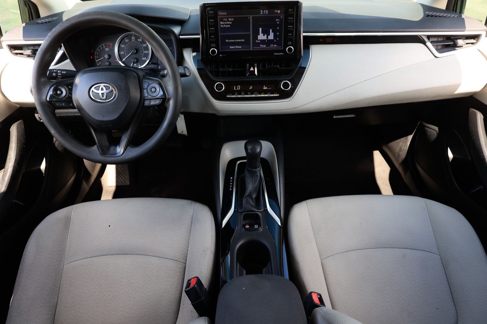 2022 Toyota Corolla LE photo 2