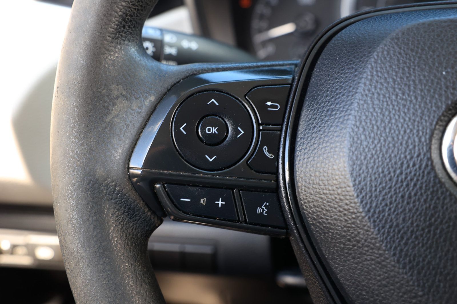 2022 Toyota Corolla LE photo 26