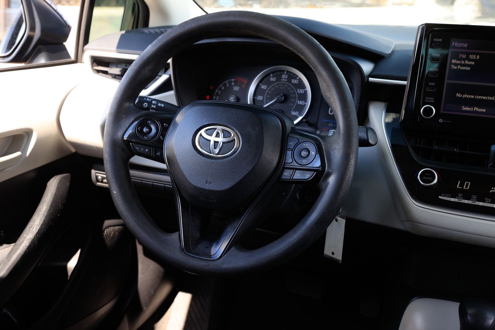 2022 Toyota Corolla LE photo 28
