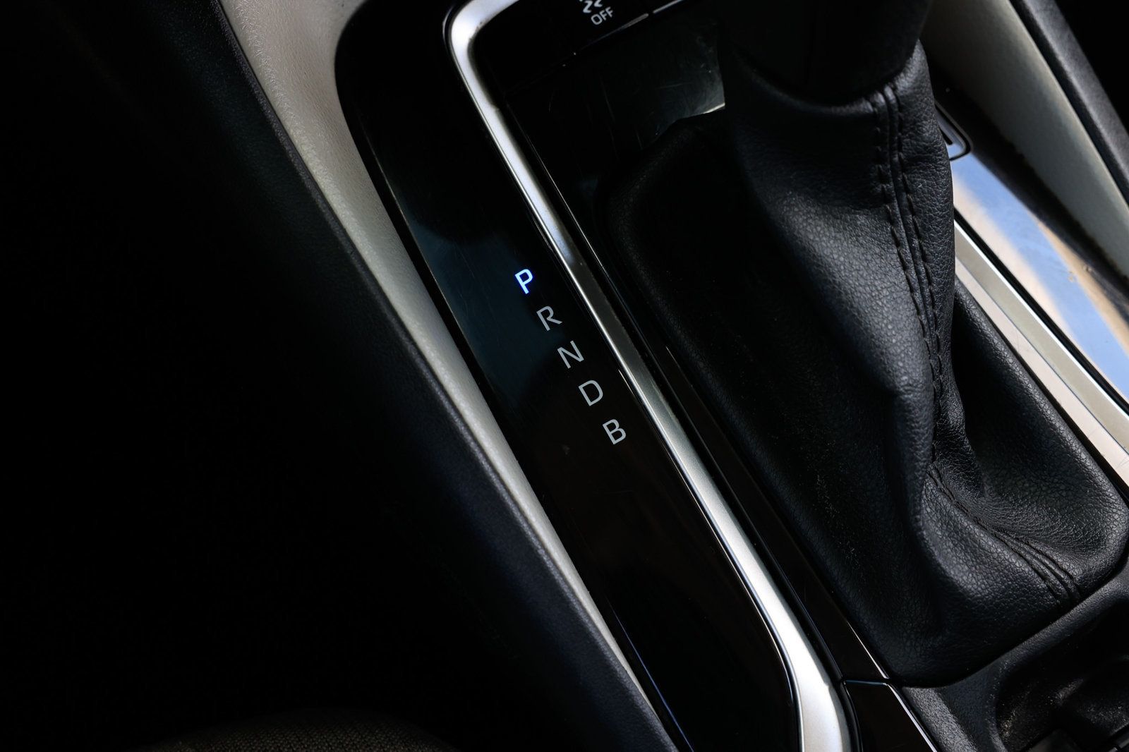 2022 Toyota Corolla LE photo 38