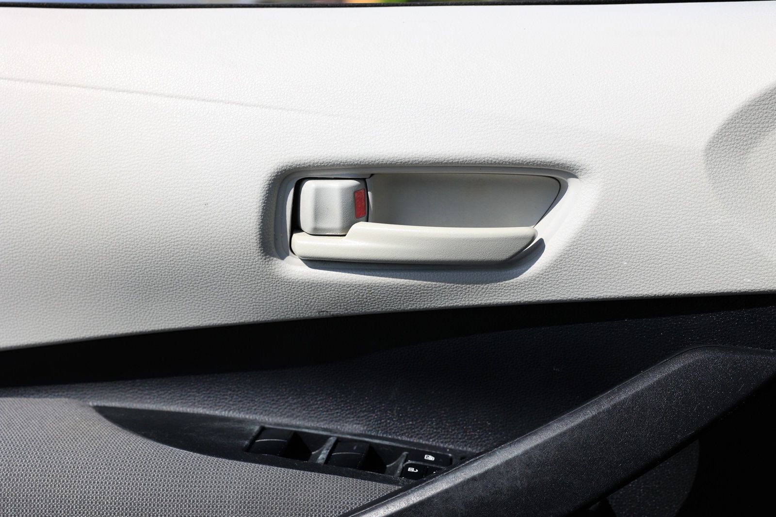 2022 Toyota Corolla LE photo 42
