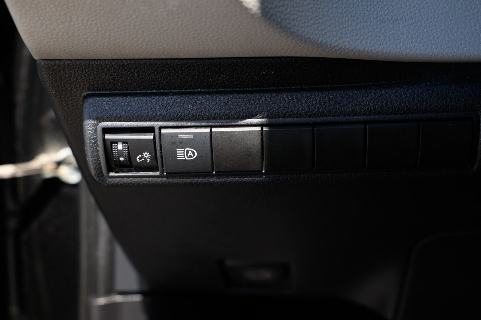 2022 Toyota Corolla LE photo 45