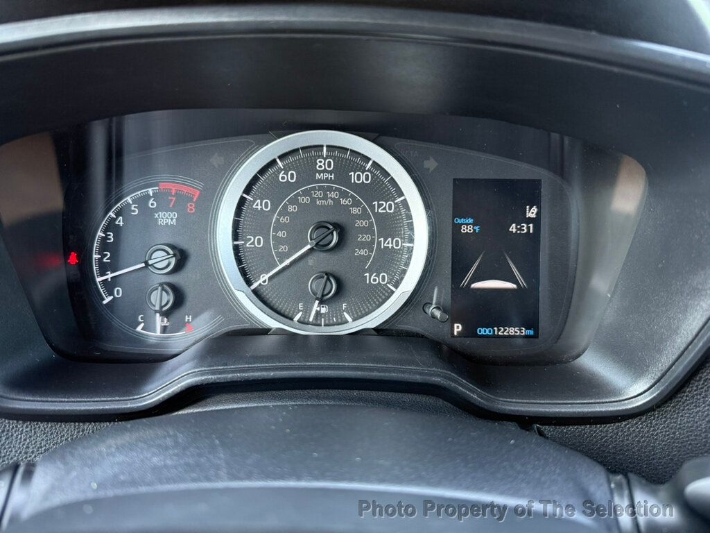 2022 Toyota Corolla LE photo 21