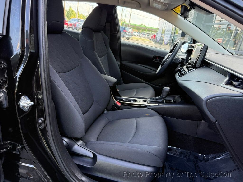 2022 Toyota Corolla LE photo 32