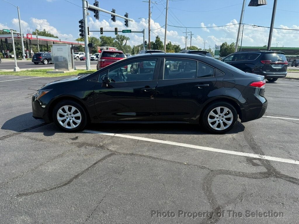 2022 Toyota Corolla LE photo 8