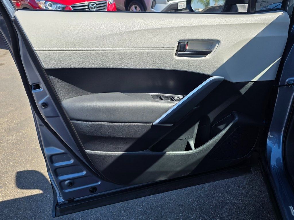 2022 Toyota Corolla Cross L 2WD - 22942490 - 21