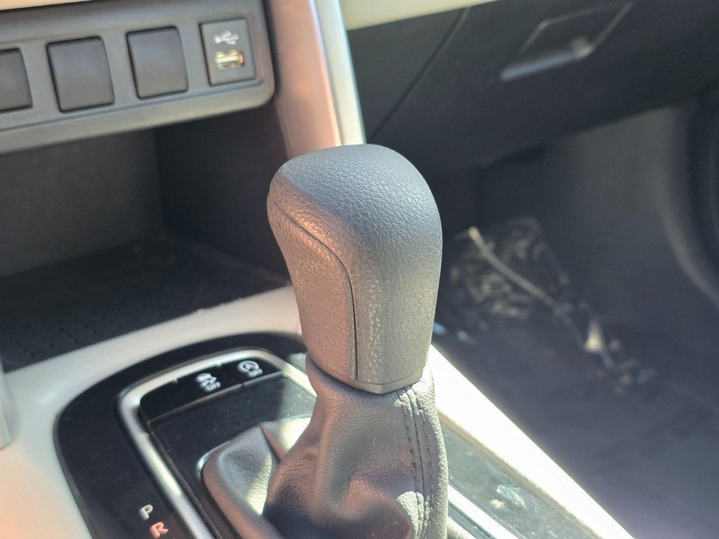 2022 Toyota Corolla Cross L 2WD - 22942490 - 32