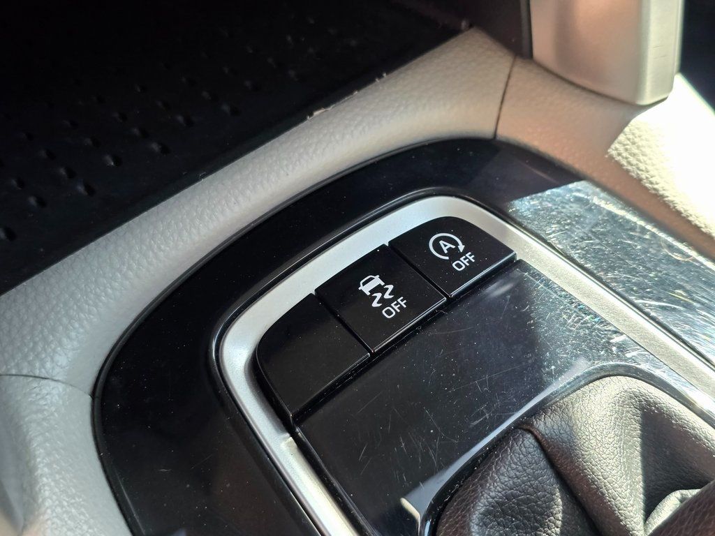 2022 Toyota Corolla Cross L 2WD - 22942490 - 33