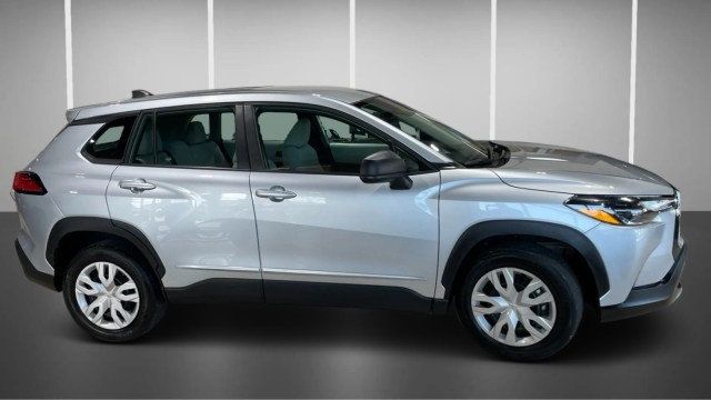 2022 Toyota Corolla Cross L 4WD - 22990021 - 5