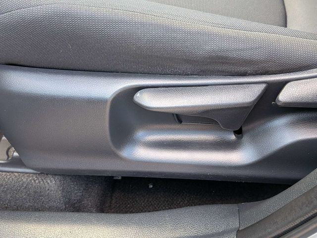 2022 Toyota Corolla Cross LE 4WD - 23071348 - 19