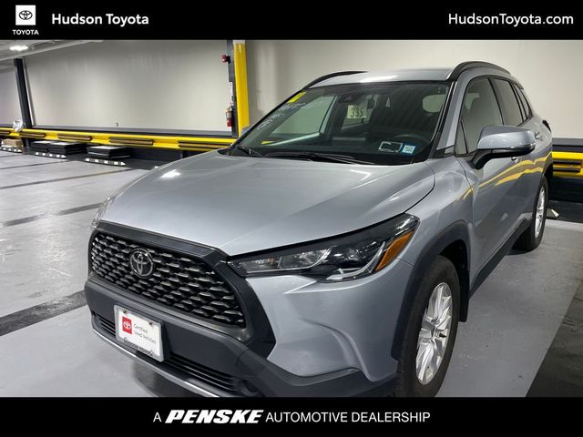 2022 Toyota Corolla Cross LE 4WD - 22942779 - 0