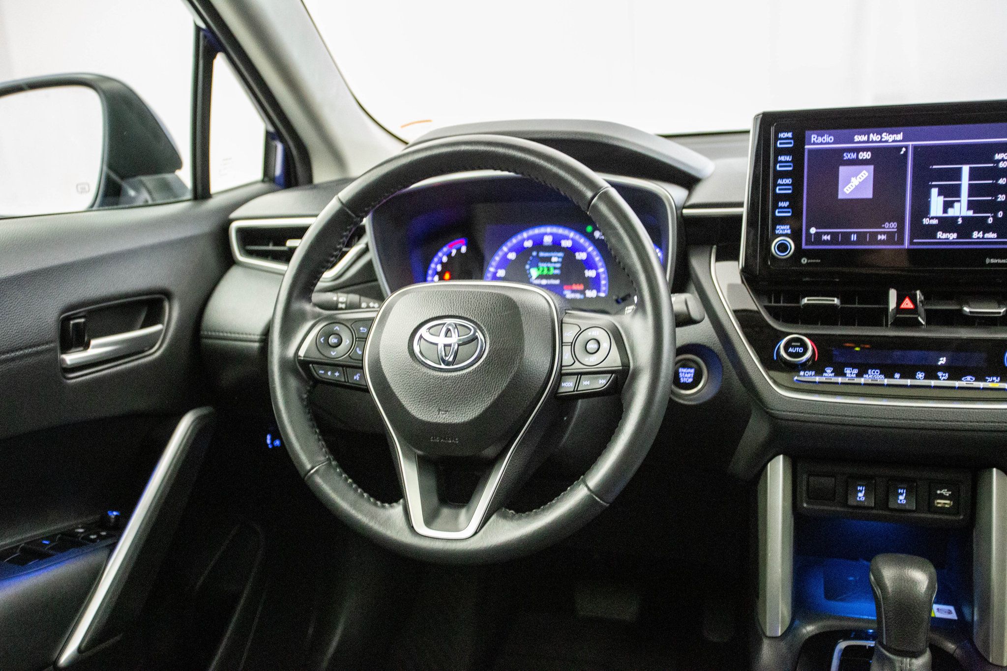 2022 Toyota Corolla Cross XLE photo 5