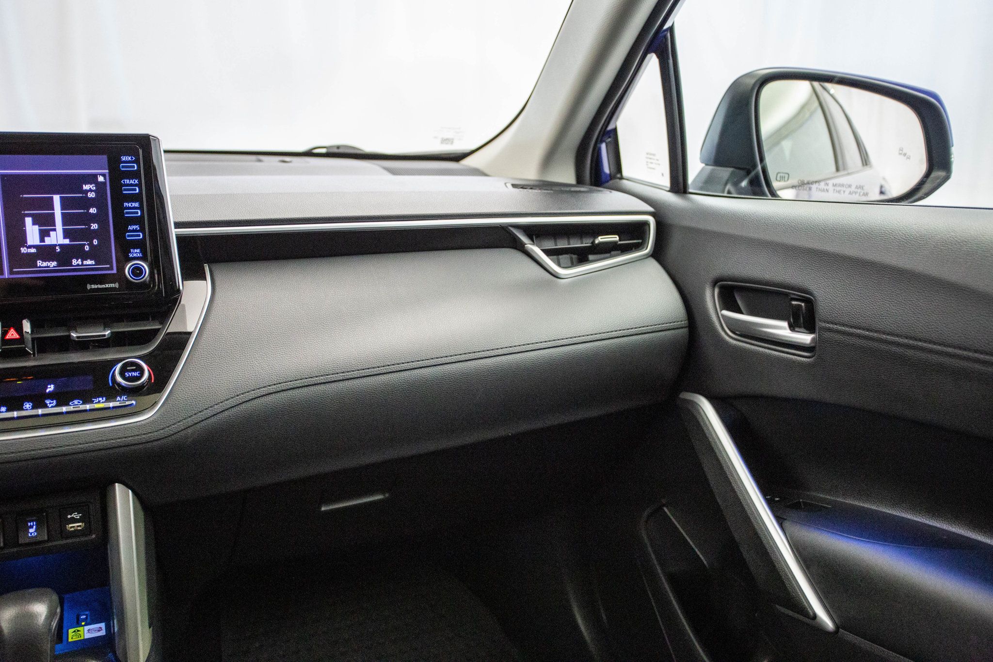 2022 Toyota Corolla Cross XLE photo 6