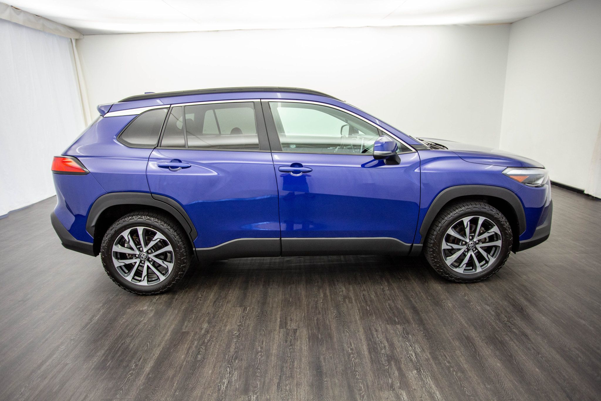 2022 Toyota Corolla Cross XLE photo 7