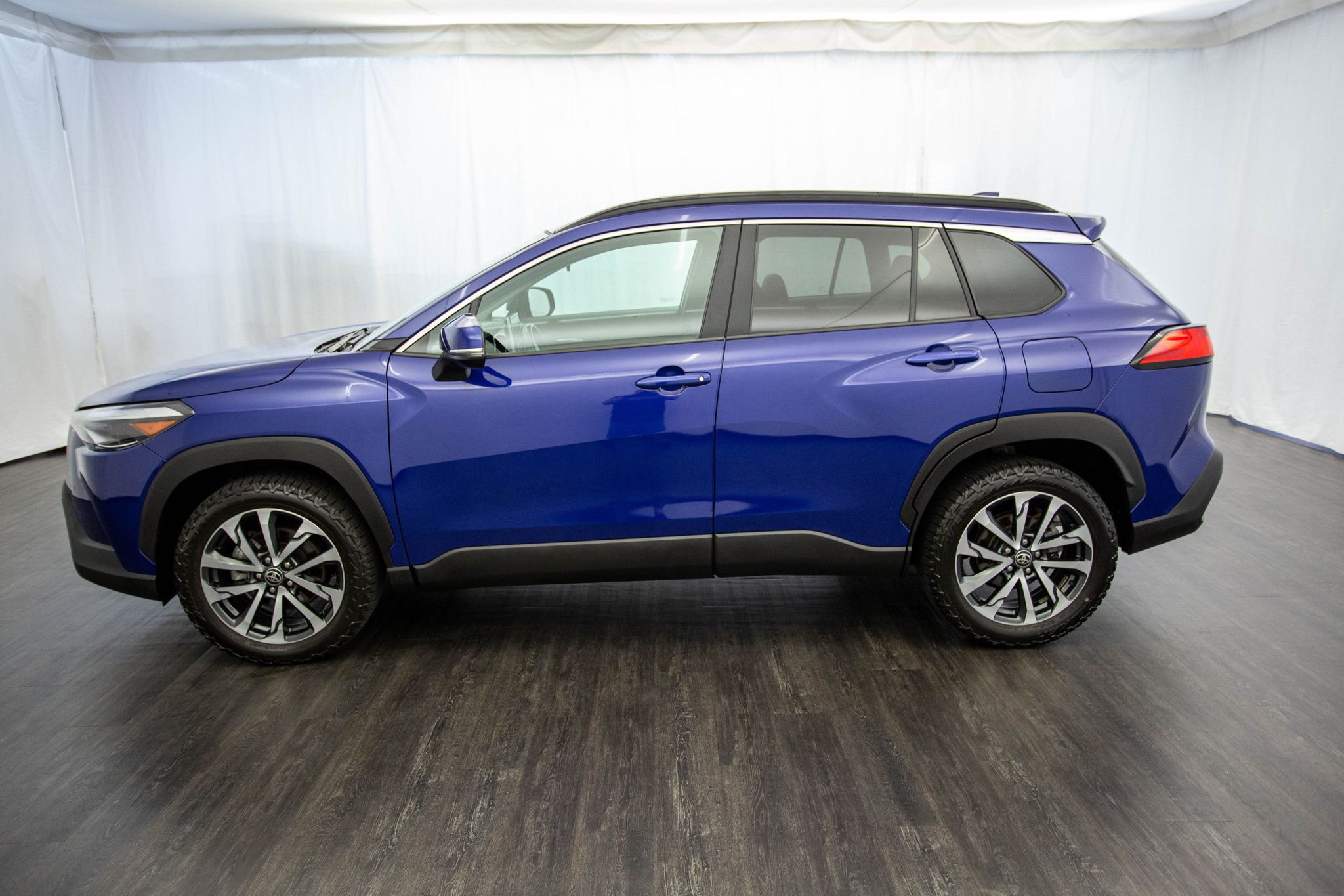 2022 Toyota Corolla Cross XLE photo 8