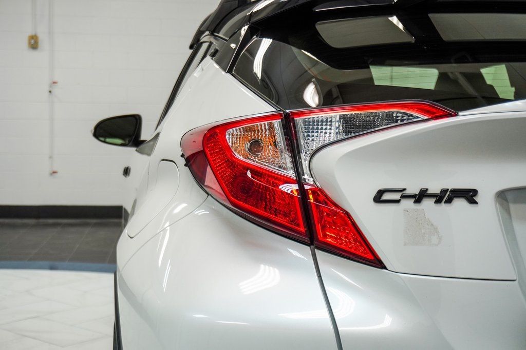 2022 Toyota C-HR Nightshade Edition photo 13