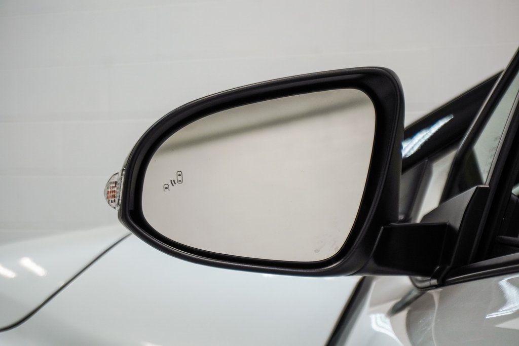 2022 Toyota C-HR Nightshade Edition photo 16