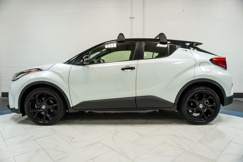 2022 Toyota C-HR Nightshade Edition photo 7