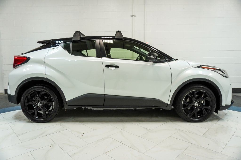 2022 Toyota C-HR Nightshade Edition photo 8