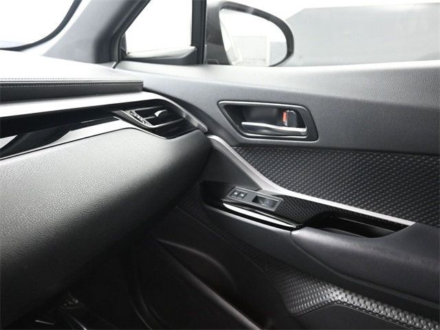 2022 Toyota C-HR Nightshade Edition photo 13