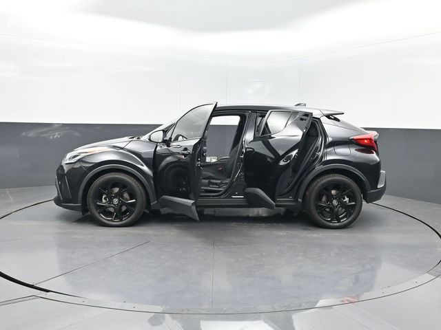 2022 Toyota C-HR Nightshade FWD - 22991330 - 31