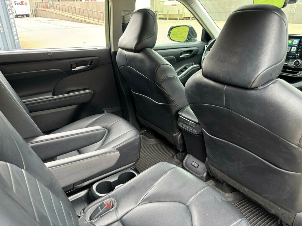 2022 Toyota Highlander 2022 Toyota Highlander XLE - 23030635 - 18