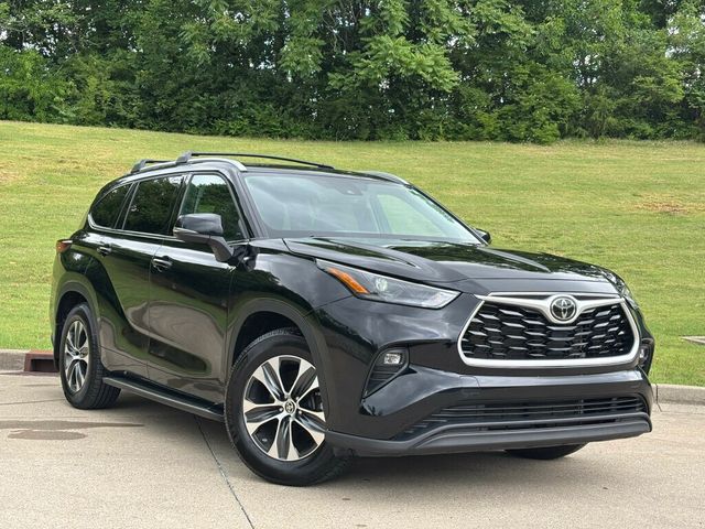 2022 Toyota Highlander 2022 Toyota Highlander XLE - 23030635 - 1