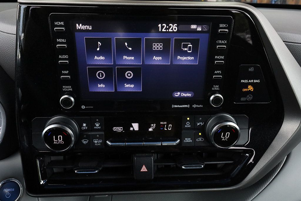 2022 Toyota Highlander Hybrid LE photo 25