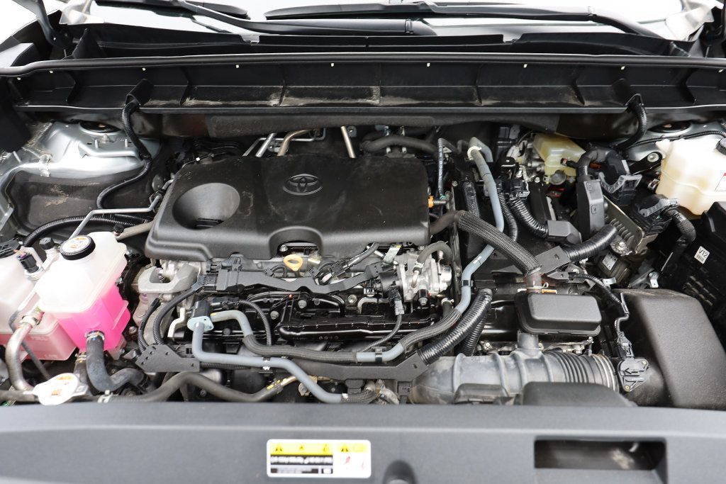 2022 Toyota Highlander Hybrid LE photo 34