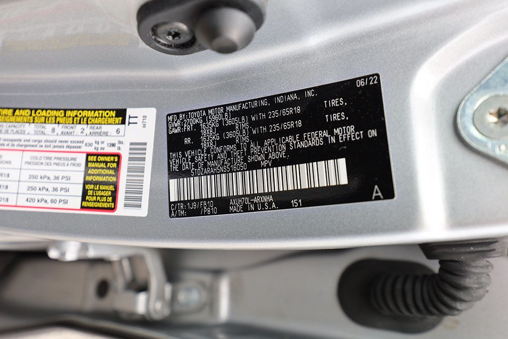 2022 Toyota Highlander Hybrid LE photo 35