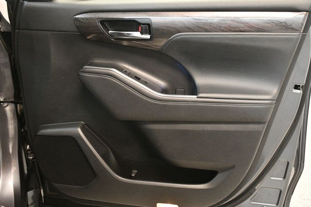 2022 Toyota Highlander Hybrid Limited AWD - 23014175 - 22