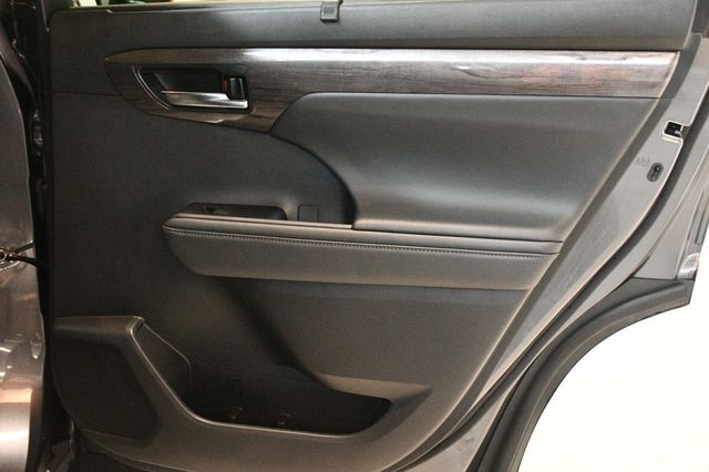 2022 Toyota Highlander Hybrid Limited AWD - 23014175 - 24