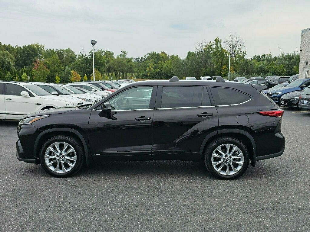 2022 Toyota Highlander Hybrid Limited photo 17