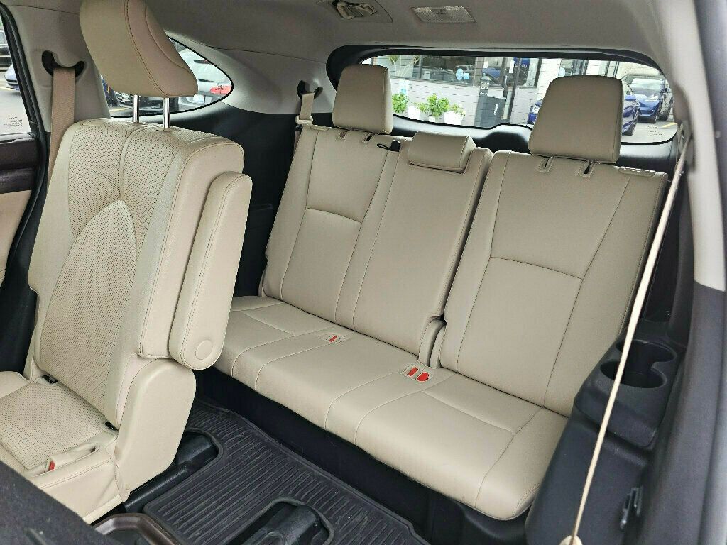 2022 Toyota Highlander Hybrid Limited photo 23