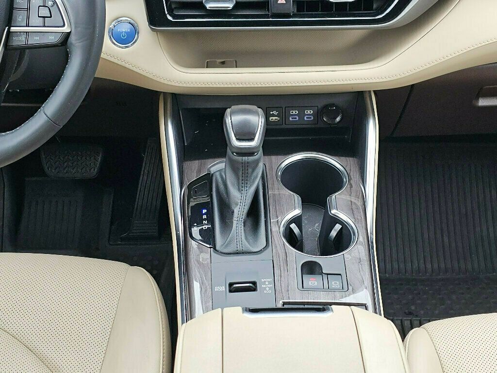 2022 Toyota Highlander Hybrid Limited photo 25