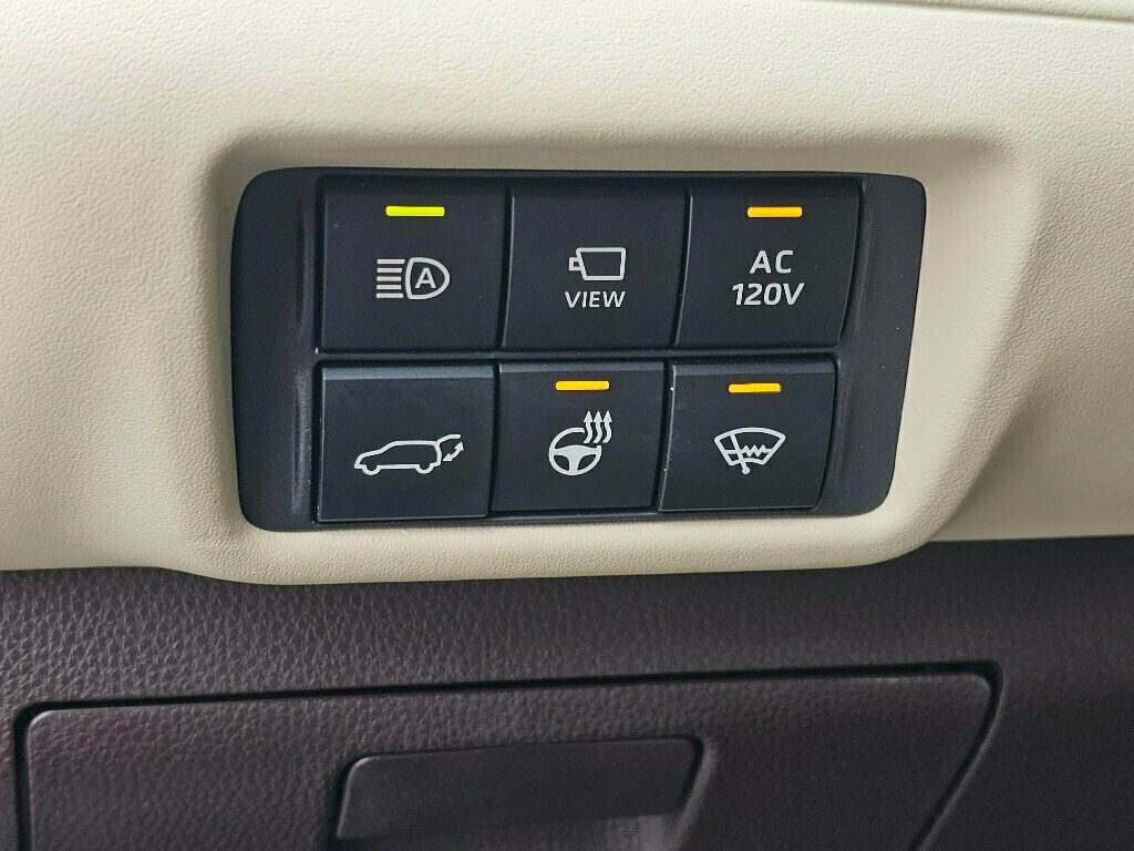 2022 Toyota Highlander Hybrid Limited photo 31