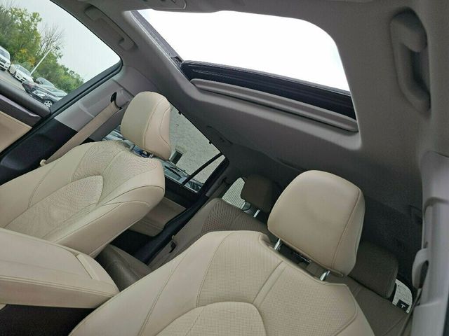 2022 Toyota Highlander Hybrid Limited AWD - 22918473 - 4