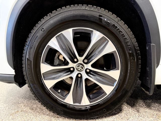 2022 Toyota Highlander Hybrid XLE AWD - 23015206 - 11